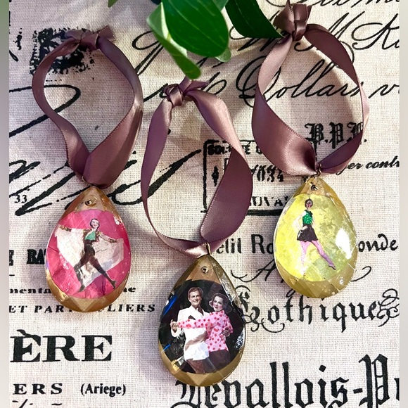 Antique “Dancing” Chandelier Crystals, SET/3 - Picture 3 of 6